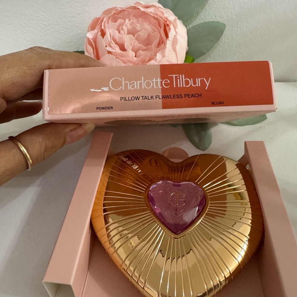 Charlotte Tilbury Heart Blush Duo - COLOR PILLOW TALK FLAWLESS PEACH